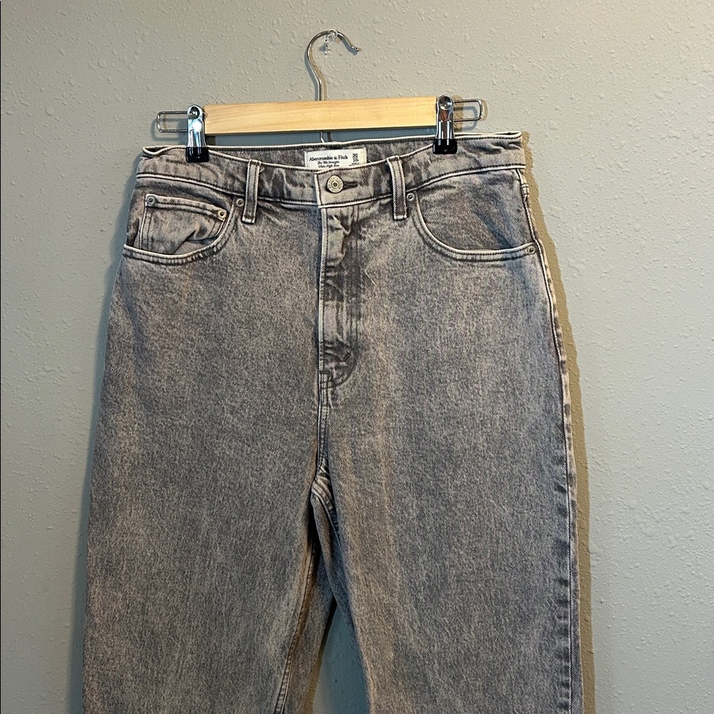 Abercrombie & Fitch The 90s Straight Ultra High Rise Jeans‎ - Gray - Picture 2 of 7